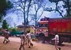 तेज रफ्तार ट्रक का तांडव: 12 वर्षीय बच्ची की दर्दनाक मौत, 55 किमी पीछा कर पुलिस ने चालक को दबोचा