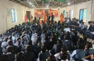 आपदा से पहले तैयारी: बीजापुर के आत्मानंद स्कूल में बच्चों को एनडीआरएफ ने सिखाए आपदा से बचाव के व्यवहारिक गुर