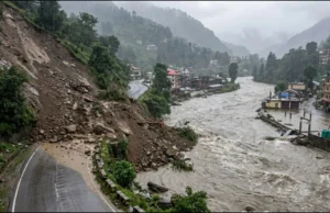 मानसून में भारत के इन जगहों पर यात्रा से बचें: जानें क्यों ये हो सकती हैं खतरनाक