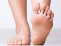 बारिश में पैरों में खुजली और फंगल इंफेक्शन से हैं परेशान? ये 4 घरेलू उपाय देंगे तुरंत राहत