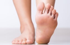 बारिश में पैरों में खुजली और फंगल इंफेक्शन से हैं परेशान? ये 4 घरेलू उपाय देंगे तुरंत राहत