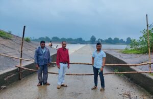 लगातार बारिश से नदी -नालों में जल स्तर में वृद्धि को लेकर प्रशासन अलर्ट,अमेठी आवागमन के लिये बंद