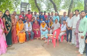 ग्राम गोड़ा में स्नेह और सद्भाव का संगम, बुजुर्ग माता केजहारिन घृतलहरे ने कराया भव्य ग्रामीण न्यौता भोज