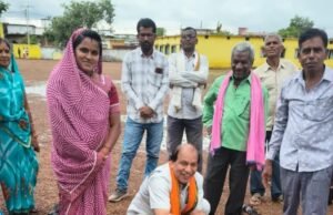 15 लाख की लागत से बनेगा प्रार्थना शेड, जनप्रतिनिधियों ने किया भूमिपूजन