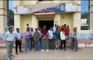 ज़मीन नापने के दौरान पटवारी से मारपीट ,मामला दर्ज,पुलिस कर रही आरोपियों की तलाश।