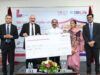 उप मुख्यमंत्री श्री अरुण साव ने प्रधानमंत्री जीवन ज्योति बीमा योजना के पोस्टर का किया विमोचन योजना के लाभार्थियों को चेक भी वितरित किए