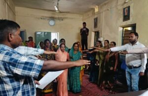 स्वच्छता की ओर बरबसपुर का सशक्त कदम रू चौपाल में ग्रामीणों ने लिया स्वच्छ गांव बनाने का संकल्प