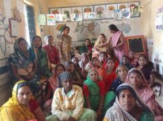 खरतोरा आंगनबाड़ी में ईसीसीई डे और न्यौता भोज का आयोजन, बच्चों संग जनप्रतिनिधियों ने किया सहभोज