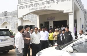 कलेक्टर ने दो तहसीलों का किया औचक निरीक्षण राजस्व प्रकरणों के समयबद्ध निराकरण पर दिखाई सख्ती