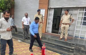 डीआईजी एवं एसएसपी सरगुजा के दिशा निर्देशन मे सरगुजा पुलिस की बड़ी कार्यवाही, यातायात नियमो की अनदेखी करने वाले 158 बाइक जब्त।