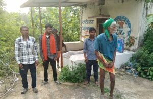 विकलांग महिला की घर में संदिग्ध परिस्थिति में मिली लाश परिजनों ने जताई हत्या की आशंका एसडीओपी पुलिस टीम के साथ पहुंचे मौके पर जांच शुरू।