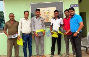 मढ़ाईभाठा के विनायक एकेडमी स्कूल में दिखा खुशियों का माहौल: RTE के तहत पढ़ने वाले KG से दूसरी तक के बच्चों को मिलीं मुफ्त स्कूल ड्रेसेस