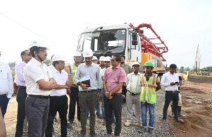 संभागायुक्त ने निर्माणाधीन मेडिकल कॉलेज का किया निरीक्षण मेडिकल कॉलेज भवन, छात्रावास, ऑडिटोरियम सहित विभिन्न निर्माण कार्यों की प्रगति का लिया जायजा