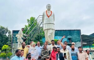 पूर्व मंत्री एवं स्वतंत्रता संग्राम सेनानी स्वर्गीय बिसाहू दास महंत जी की 48वीं पुण्यतिथि पर भावपूर्ण श्रद्धांजलि अर्पित