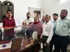 सर्पदंश राहत प्रकरणों में निर्दोष अधिकारियों के संरक्षण की मांग, प्रशासनिक सेवा संघ ने मुख्यमंत्री के नाम संभागायुक्त को सौंपा ज्ञापन