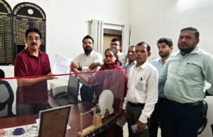 सर्पदंश राहत प्रकरणों में निर्दोष अधिकारियों के संरक्षण की मांग, प्रशासनिक सेवा संघ ने मुख्यमंत्री के नाम संभागायुक्त को सौंपा ज्ञापन