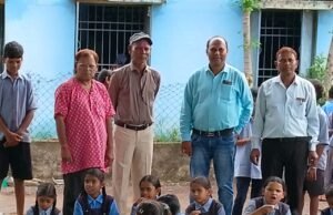शिक्षक अरुण कुमार धीवर ने अपने जन्मदिन पर बच्चों को दिया नेवता भोज