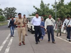 कलेक्टर ने इंद्रावती नदी तिमेड़ पुल एवं चंद्रगिरी राहत शिविर का किया निरीक्षण, बाढ़ प्रभावितों को हरसंभव सहायता का दिया भरोसा