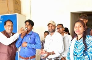 आई सी कंप्यूटर संचालक गनपत ने दृष्टिबाधित स्कूल में मनाया जन्मदिन