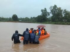 मूसलाधार बारिश और बाढ़ के बीच देवदूत बनी नगरसेना, बीमार बच्ची व महिला को सुरक्षित पहुंचाया अस्पताल