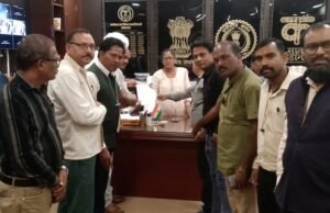 कोंडागांव में शिक्षकों ने कलेक्टर को सौंपा ज्ञापन, गैर-शैक्षणिक कार्यों से मुक्ति सहित 6 सूत्रीय मांगें रखीं