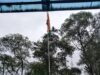 कुसमुंडा थाना परिसर में शान से लहराया तिरंगा, देशभक्ति के रंग में रंगा माहौल