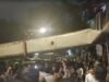 मुंबई के कुर्ला में बड़ा हादसा: ओवरहेड वायर पर गिरी विशाल क्रेन, कई झोपड़ियां चपेट में; 8 घायल