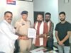 हिंदू देवी-देवताओं पर आपत्तिजनक टिप्पणी के विरोध में VHP-बजरंग दल ने थाने में सौंपा शिकायत पत्र