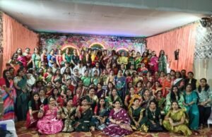 कुसमुंडा में महिलाओं ने धूमधाम से मनाया सावन महोत्सव, रैंप वॉक और गीत-संगीत ने बांधा समां