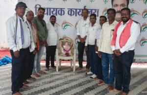 विधायक कार्यालय में मनी पूर्व प्रधानमंत्री भारत रत्न स्वर्गीय राजीव गांधी की जयंती, छायाचित्र पर पुष्पांजलि अर्पित कर किया नमन