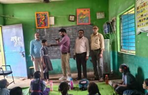 आरंग के गुखेरा शाला में हुआ 129 विद्यार्थियों का नेत्र परीक्षण, बच्चों को मिलेंगे निःशुल्क चश्मे
