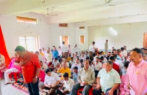 स्वयं सेवक संघ के गुरु पूर्णिमा उत्सव में शामिल हुए कैबिनेट मंत्री राजेश अग्रवाल,बड़ी संख्या में स्वयं सेवक संघ के पदाधिकारी और कार्यकर्ता रहे मौजूद।