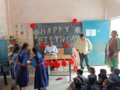 61वें जन्मदिन पर प्रधान पाठक ने दी अनोखी दावत, बच्चों ने सजाया स्कूल