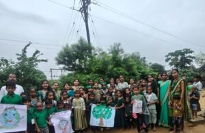 कर्मा विद्यालय समोदा में ग्रीन डे पर बच्चों ने पर्यावरण संरक्षण का दिया संदेश।