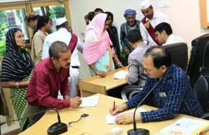 कलेक्टर ने जनदर्शन में सुनी लोगों की समस्याएं संबंधित अधिकारियों को कार्यवाही करने दिए निर्देश