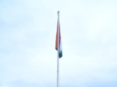 कलेक्टर निवास में कलेक्टर श्री विश्वदीप ने किया ध्वजारोहण