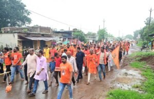 बरसते पानी में भी नहीं रुके कांवड़ियों के कदम, कैबिनेट मंत्री गुरु खुशवंत साहेब जी के नेतृत्व में निकला विशाल कांवड़ यात्रा