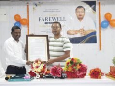 सक्ती जिले के लोकप्रिय कलेक्टर अमृत विकास तोपनो को दी गई भावभीनी विदाई, अधिकारियों-कर्मचारियों ने साझा किए यादगार अनुभव