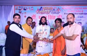 कांवड़ यात्रा में उमड़ा जनसैलाब, गुरु खुशवंत साहेब के नेतृत्व में आगे बढ़ा सामाजिक सद्भाव का कारवां, समोदा में डॉ. रमन सिंह ने बढ़ाया कांवड़ियों का उत्साह
