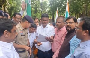 हजारों शिक्षकों ने टेट मुक्ति रैली निकाल कर मुख्यमंत्री के नाम सौंपा ज्ञापन, रायपुर में हजारों शिक्षकों ने टेट के खिलाफ खोला मोर्चा
