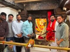 जन्मदिन पर मां महामाया के दरबार पहुंचे आशीष मोनू अवस्थी, जरूरतमंदों की सेवा कर दिया जनसेवा का संदेश