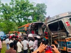 रॉयल बस और ट्रक में जोरदार टक्कर, कई यात्री घायल; अस्पताल में कराया गया भर्ती