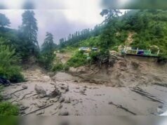 देश मे मानसून का कहर – केरल-कर्नाटक में भूस्खलन से 11 की मौत, 8 लापता; जम्मू-कश्मीर में बादल फटा, बद्रीनाथ हाईवे धंसा, कई राज्यों में बारिश से हालात गंभीर