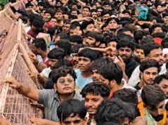 महाकाल मंदिर में भगदड़ जैसे हालात, बिगड़ी 13 श्रद्धालुओं की तबीयत: नागचंद्रेश्वर के दर्शन को उमड़ा भक्तों का सैलाब