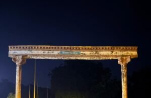 धार्मिक नगरी रतनपुर में बदहाली का अंधेरा: गिरिजाबंद हनुमान मंदिर और राम टेकरी मार्ग पर गड्ढे और बंद स्ट्रीट लाइटों से श्रद्धालुओं में भारी आक्रोश