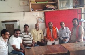 नवापारा पहुंचे श्रम कल्याण बोर्ड के उपाध्यक्ष किशोर महानंद, चंपारण चौक पर कार्यकर्ताओं ने किया भव्य स्वागत