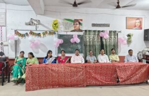 शिक्षक सिर्फ किताबी ज्ञान नहीं देते, वे अपने विद्यार्थी के चरित्र और व्यक्तित्व का निर्माण करते हैं: डॉ प्रशांत
