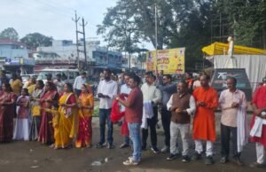 जन्माष्टमी के शुभ अवसर पर पुष्पवर्षा और जयकारों से गूंजा पेंड्रा, यादव समाज की शोभायात्रा का विहिप ने किया भव्य स्वागत