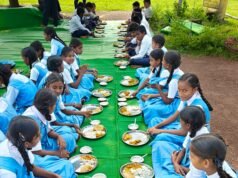 स्मृति को बनाया सेवा का माध्यम: शिक्षिका सीमा राठौर ने स्कूली बच्चों को कराया स्नेहपूर्ण न्योता भोज