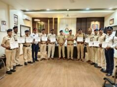 श्रीमद्भागवत कथा में लाखों की भीड़ को संभालने वाले पुलिस अधिकारी- कर्मचारियों का SP ने बढ़ाया हौसला